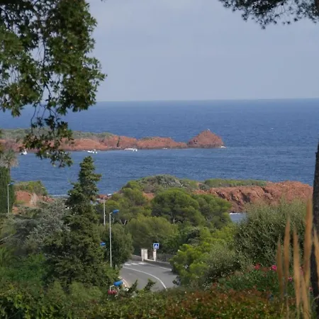Bastidon Vue Nyaraló Antheor-Cap-Roux